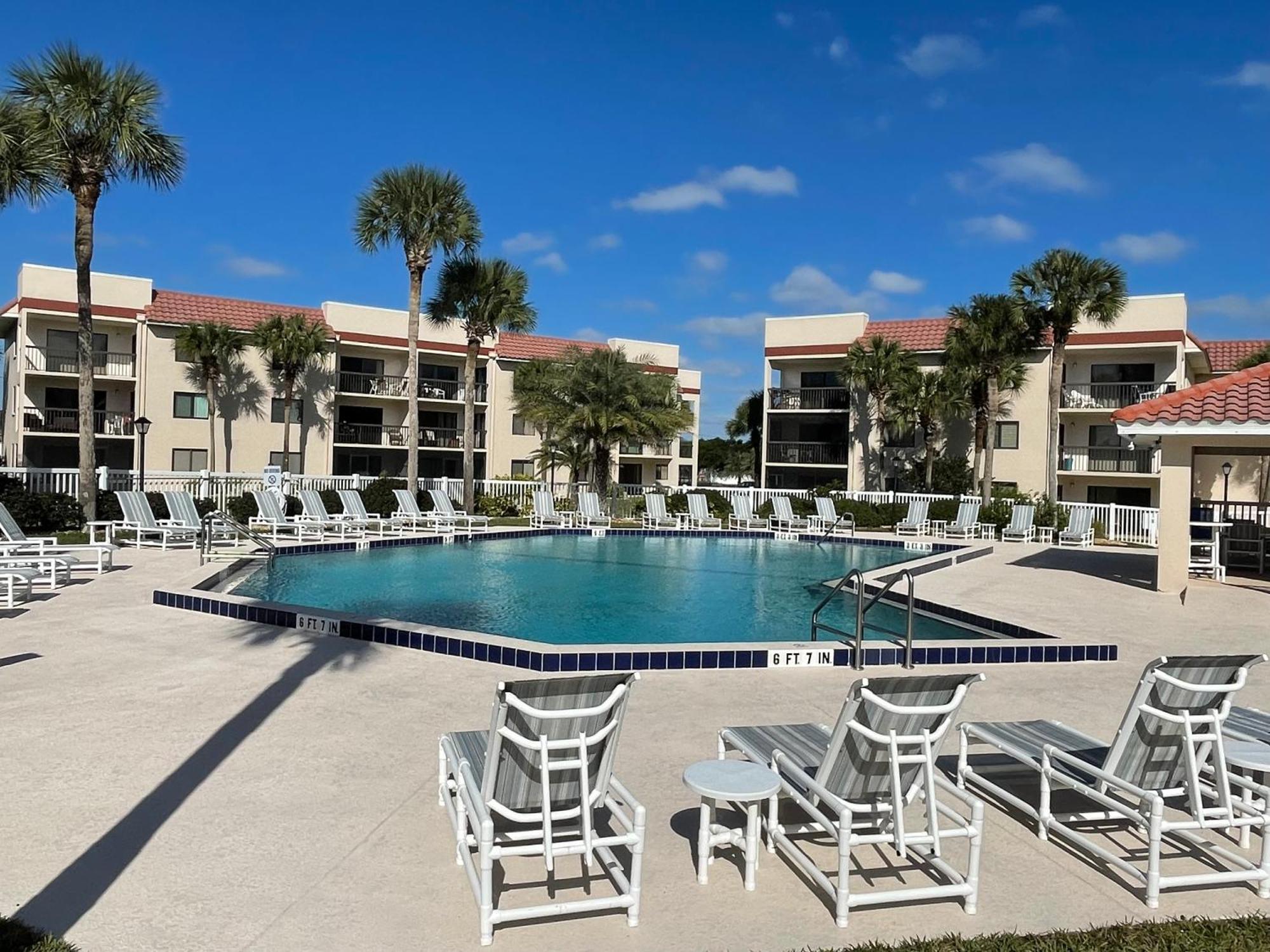 Ocean Village Club B-17 Сент Августин Екстериор снимка